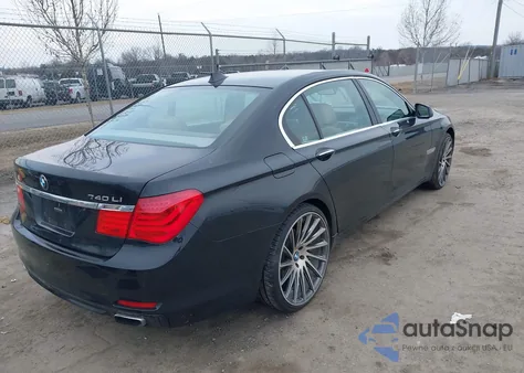 2011 BMW 740Li из США, поврежденный, VIN WBAKB4C54BC392609